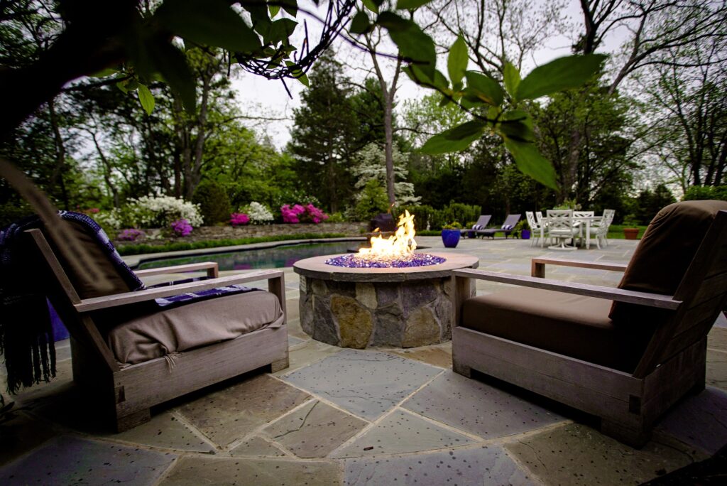 ‏firepit-on-the-patio