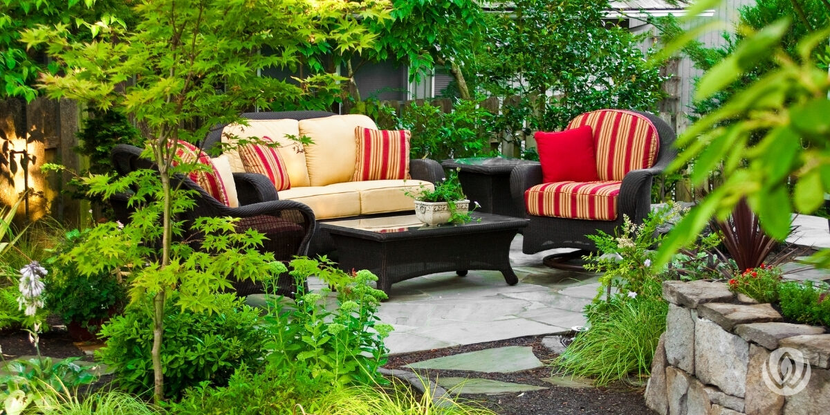Cleaning-Outdoor-Furniture