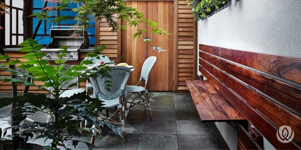 small-deck-ideas-cedar-shed-mohagony-bench